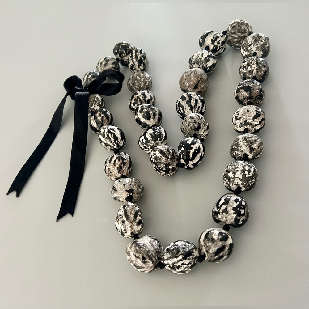 Hawaiian Tiger Kukui Nut Lei | The Big Island, Hawaii